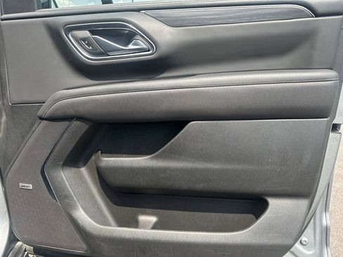 Used 2024 GMC Yukon SLT w/ SLT Luxury Package image 38