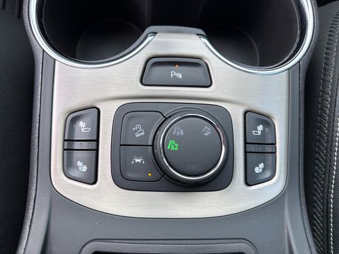 Used 2024 GMC Terrain Denali AWD/4WD image 31