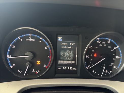 Used 2017 Toyota RAV4 LE w/ All Weather Liner Package AWD/4WD image 25
