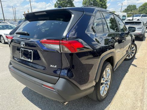 Used 2021 Toyota RAV4 XLE Premium FWD image 5