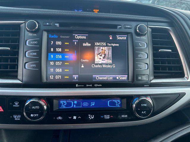 Used 2017 Toyota Highlander SE FWD image 13