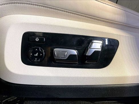 Used 2025 BMW X7 M60i w/ Executive Package AWD/4WD image 39