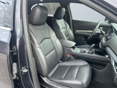 Used 2022 Cadillac XT4 Premium Luxury w/ Enhanced Visibility Package image 15