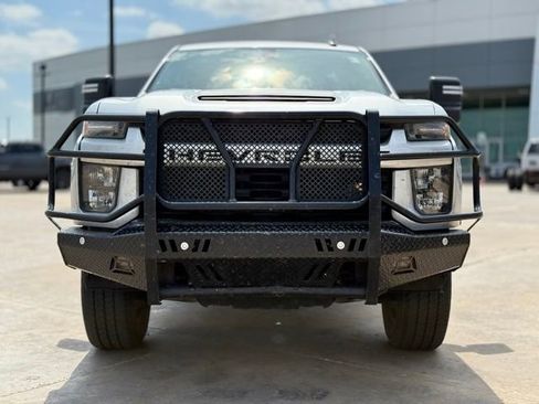 Used 2020 Chevrolet Silverado 2500 Custom w/ Custom Value Package image 3