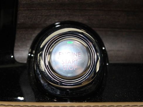 Used 2020 Lincoln Corsair Reserve w/ Equipment Group 202A image 26