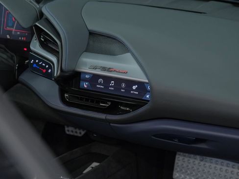 Used 2023 Ferrari SF90 Spider image 30