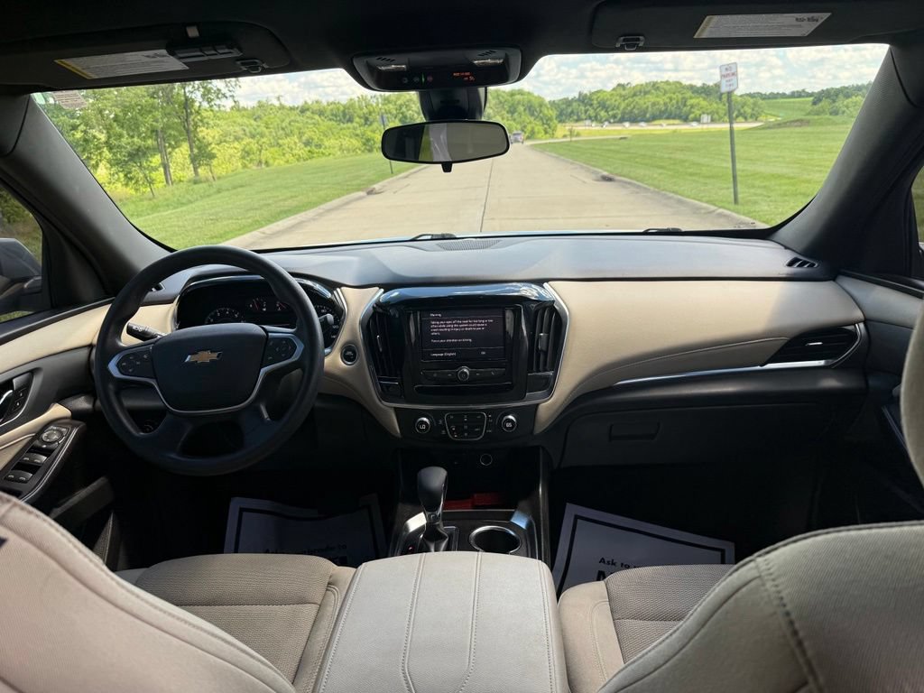 Used 2023 Chevrolet Traverse LS w/ Safety Package FWD image 17