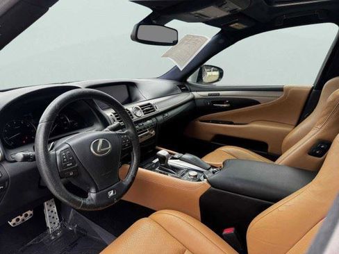 Used 2014 Lexus LS 460 w/ F Sport Package RWD image 18