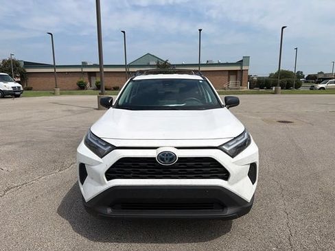 Used 2023 Toyota RAV4 LE AWD/4WD image 8