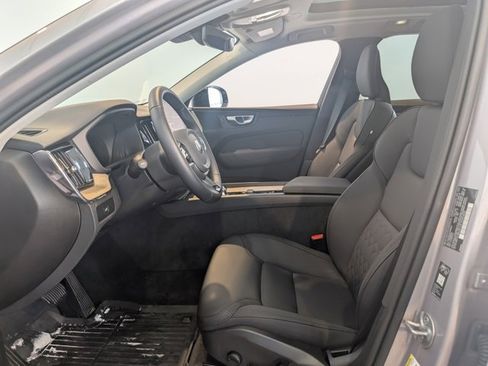 Used 2026 Volvo XC60 B5 Core w/ Climate Package image 12