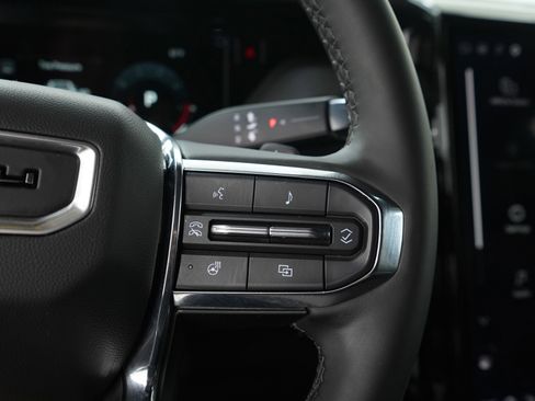 Used 2025 GMC Yukon Denali AWD/4WD image 32