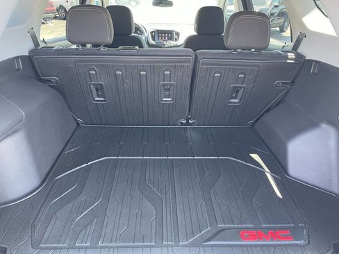 Used 2024 GMC Terrain SLE w/ Driver Convenience Package AWD/4WD image 5