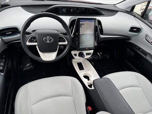 Used 2018 Toyota Prius Four image 10