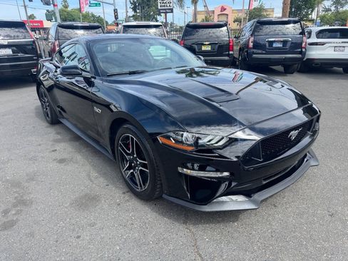 Used 2018 Ford Mustang GT RWD image 2