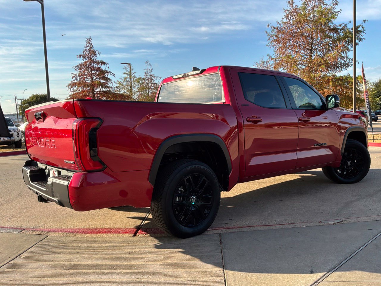 Used 2025 Toyota Tundra Limited AWD/4WD image 6