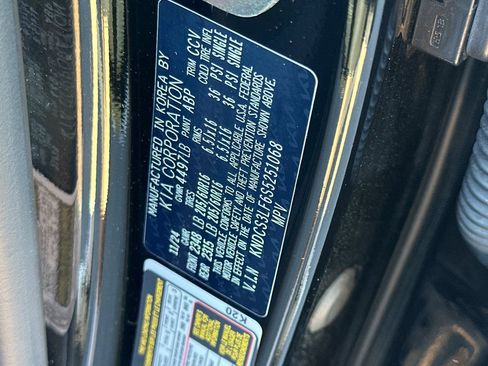 Certified 2025 Kia Niro EX w/ EX Cold Weather Package image 57