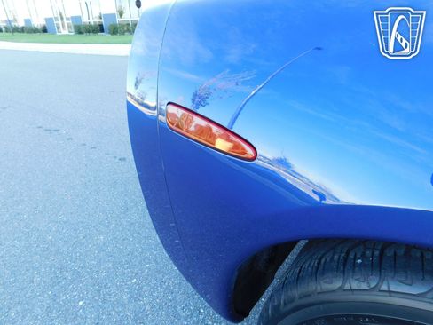 Used 2005 Chevrolet Corvette Z51 w/ Preferred Equipment Group image 24