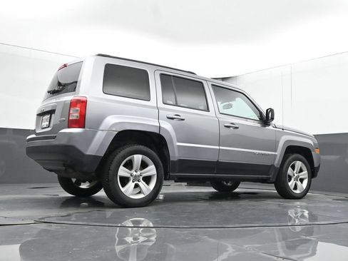 Used 2015 Jeep Patriot Latitude FWD image 21