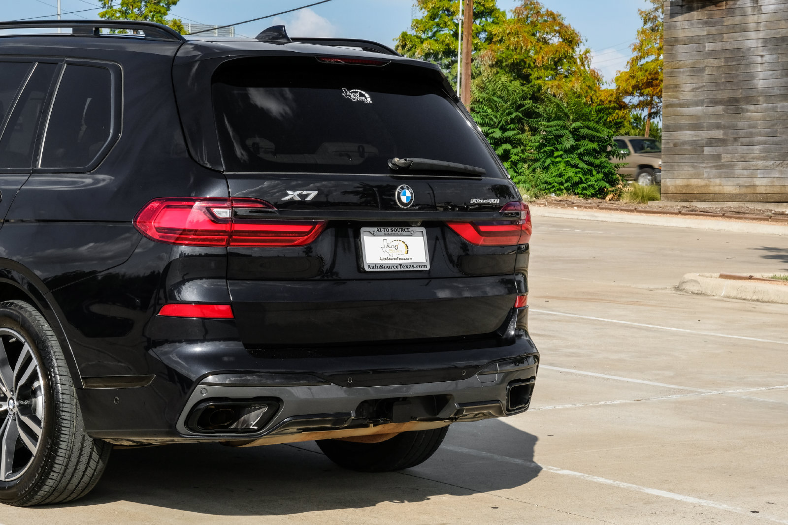 Used 2021 BMW X7 xDrive40i w/ M Sport Package AWD/4WD image 13