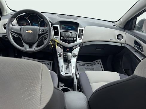 Used 2015 Chevrolet Cruze LS image 12