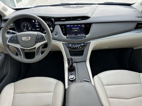 Used 2025 Cadillac XT5 Premium Luxury w/ Technology Package image 12