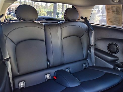 Used 2022 MINI Cooper SE image 16