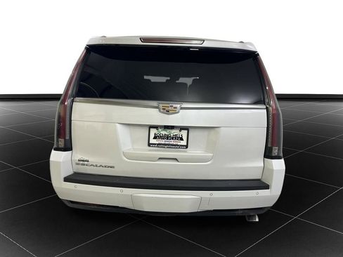 Used 2017 Cadillac Escalade Platinum image 4