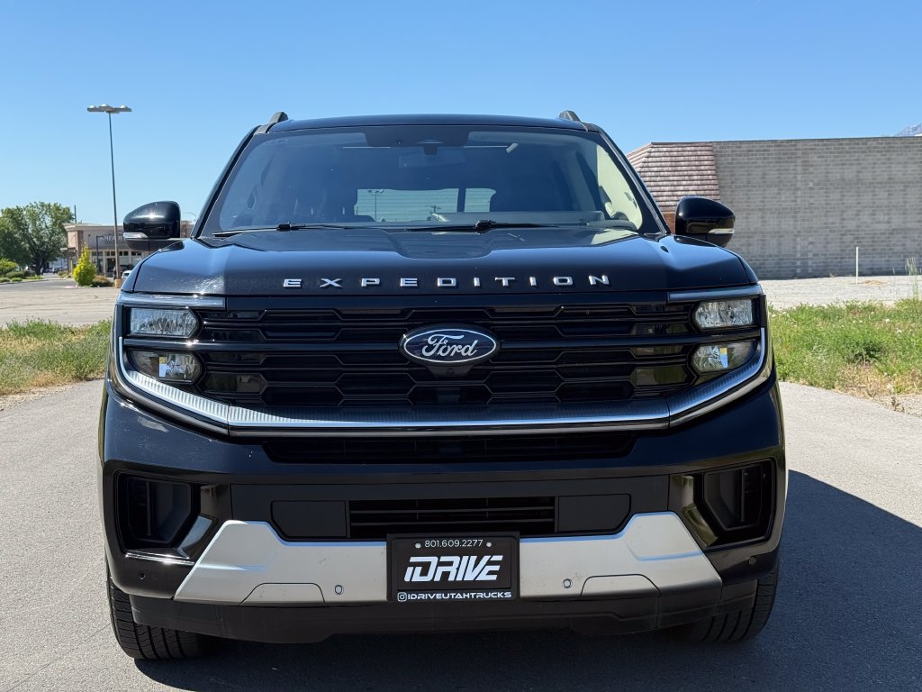 Used 2025 Ford Expedition Platinum AWD/4WD image 7