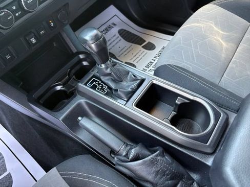 Used 2021 Toyota Tacoma TRD Off-Road AWD/4WD image 19