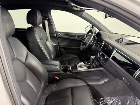 Certified 2023 Porsche Macan S AWD/4WD image 16