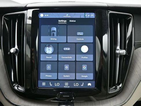 Used 2023 Volvo XC60 B5 Ultimate w/ Protection Package Premier image 14