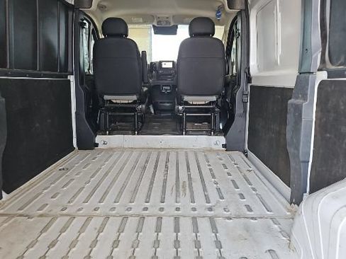 Used 2025 RAM ProMaster 2500 w/ Convenience Group FWD image 9