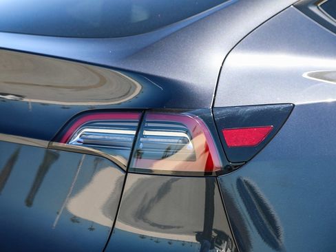 Used 2024 Tesla Model Y Long Range image 9