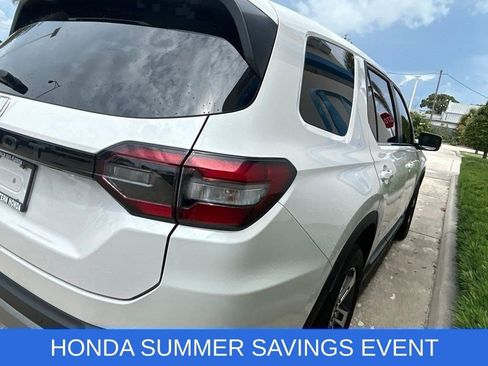 Used 2025 Honda Pilot EX-L image 9
