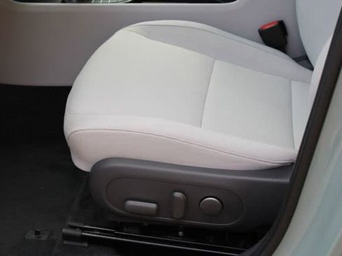 Used 2025 Hyundai Kona SEL image 13