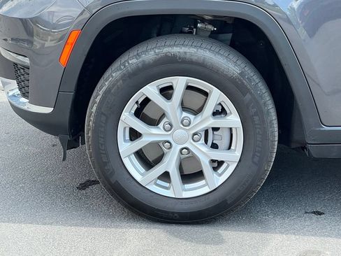 Used 2023 Jeep Grand Cherokee L Limited AWD/4WD image 14