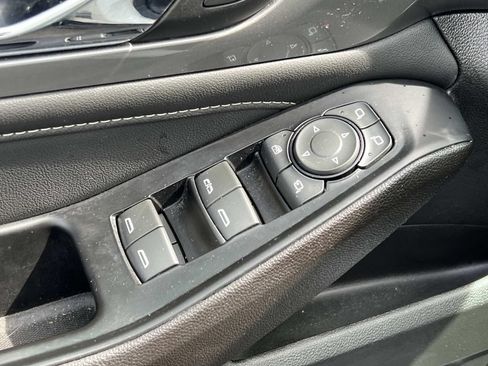 Used 2023 Chevrolet Traverse LT w/ LT Premium Package AWD/4WD image 14