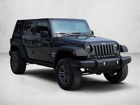 Used 2018 Jeep Wrangler Unlimited Sport S AWD/4WD image 3
