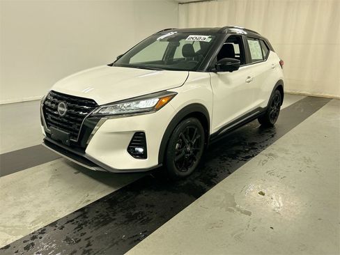 Certified 2023 Nissan Kicks SR image 5