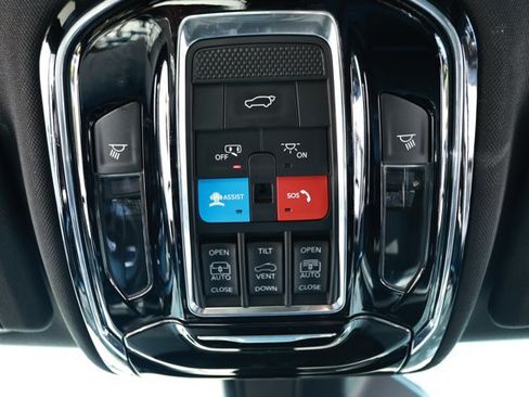 Used 2023 Jeep Grand Cherokee Overland w/ Adv Protech Group III AWD/4WD image 23