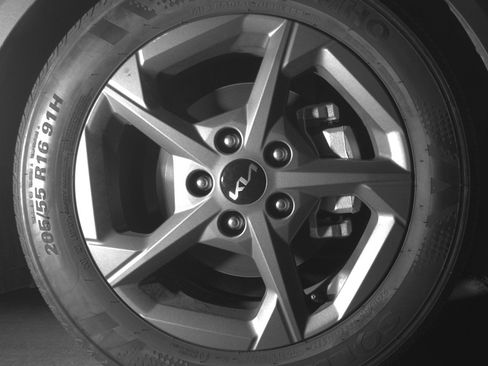 Used 2025 Kia K4 FWD image 13