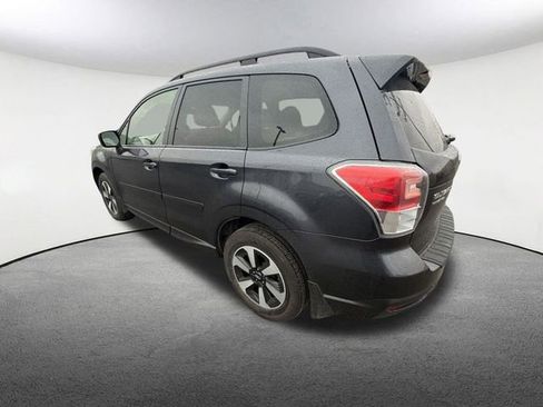 Used 2017 Subaru Forester 2.5i Premium w/ All-Weather Package AWD/4WD image 4