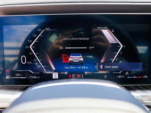 Used 2025 BMW 760i xDrive w/ Premium Package image 14