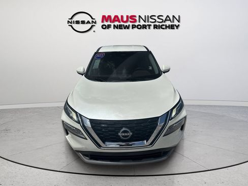 Certified 2023 Nissan Rogue SV FWD image 3
