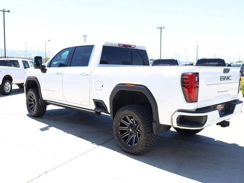 Used 2024 GMC Sierra 3500 Denali Ultimate AWD/4WD image 4