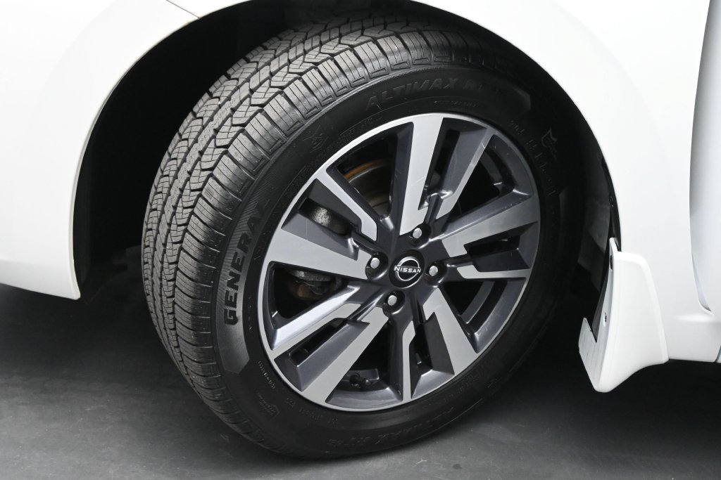 Used 2024 Nissan Versa SV w/ Trunk Package FWD image 19