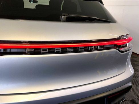 Certified 2026 Porsche Macan image 35
