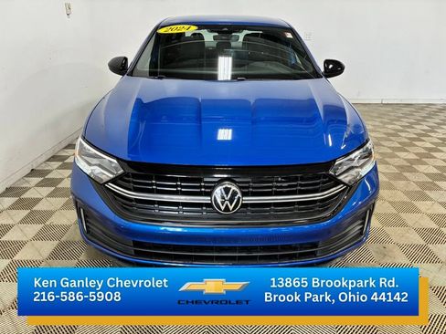 Used 2024 Volkswagen Jetta Sport FWD image 2