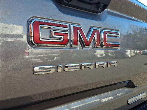 Certified 2025 GMC Sierra 1500 Elevation image 31