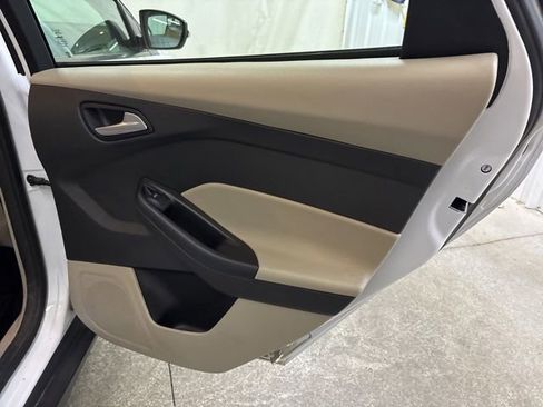Used 2015 Ford Focus SE w/ Interior Protection Package FWD image 13